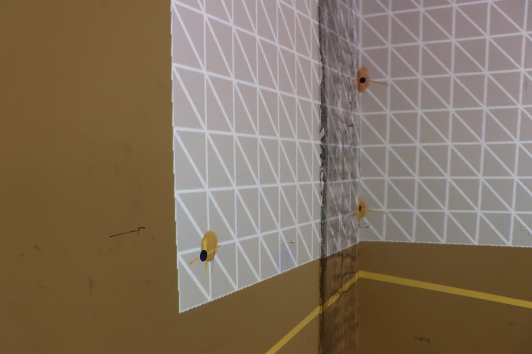Close up of one of the vertex located where the target cross was moved, ie on the wall, where the sticker is.